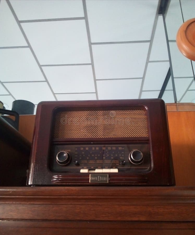 L'Italia: Radio d'annata nell'Expo, giugno 2019 fotografie stock libere da diritti L'Italia: Radio d'annata nell'Expo, giugno 2019 fotografie stock libere da diritti