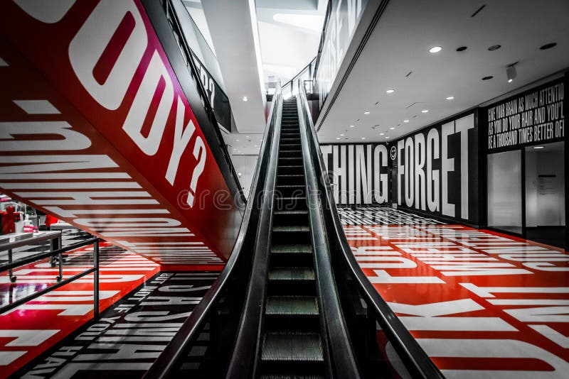 L'objet exposé de croyance + de doute au musée de Hirshhorn, dans Washingto image libre de droits L'objet exposé de croyance + de doute au musée de Hirshhorn, dans Washingto image libre de droits
