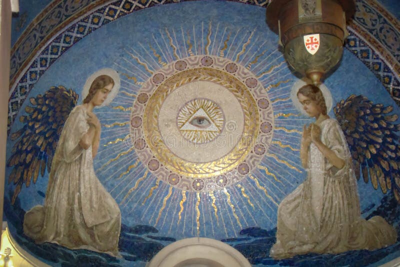 L'oeil d'un dieu et deux anges en Israël photographie stock