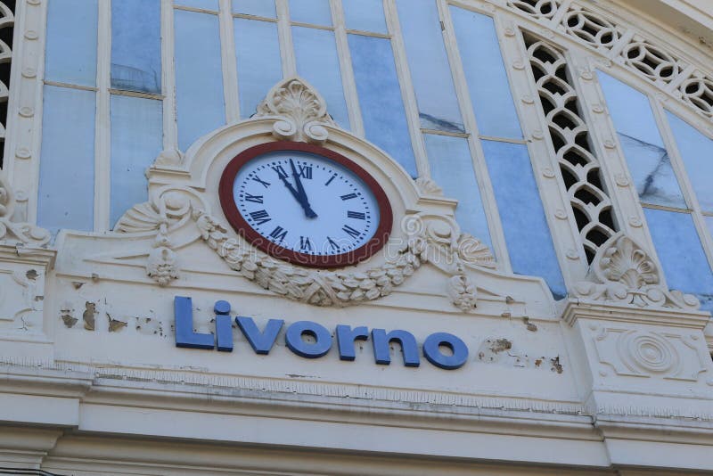 L'orologio alla stazione fotografie stock L'orologio alla stazione fotografie stock