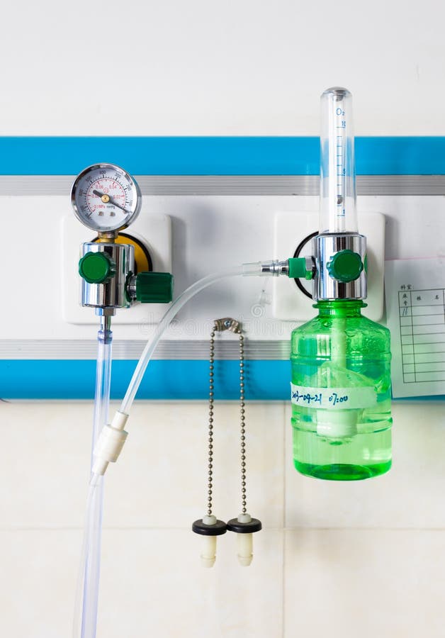 L'oxygène dans l'hôpital photo stock. Image du manomètre 45710746