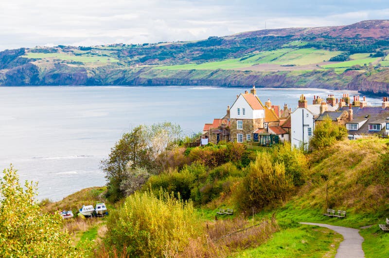 La baia di Robin Hood in North Yorkshire, Regno Unito immagine stock La baia di Robin Hood in North Yorkshire, Regno Unito immagine stock