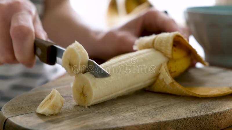 La banane de coupe de femme