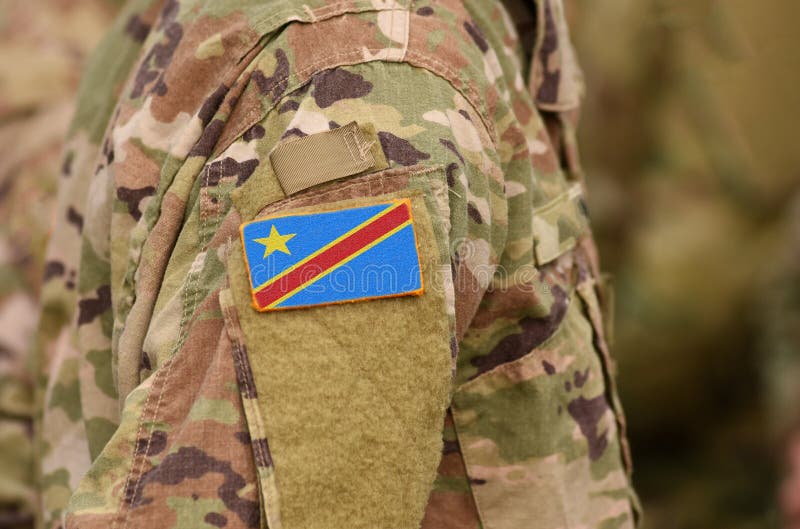La bandera de República Democrática del Congo en soldados arma Collage de las tropas de República Democrática del Congo fotos de archivo La bandera de República Democrática del Congo en soldados arma Collage de las tropas de República Democrática del Congo fotos de archivo
