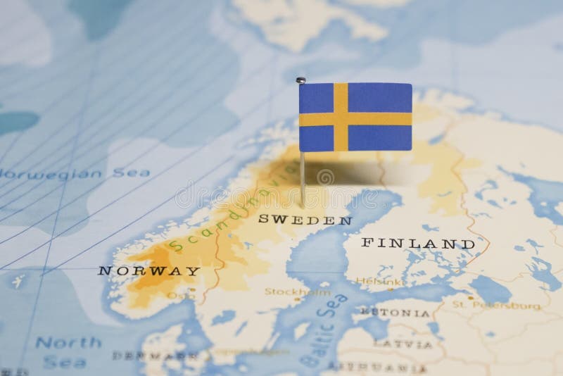 La Bandera De Suecia En El Mapa Del Mundo Imagen De Archivo Imagen De Atlas Papel 140259401