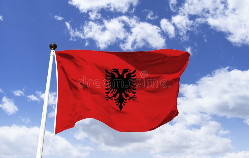 La Bandera Nacional De Albania, águila Negra Dos-dirigida Foto de archivo -  Imagen de fondo, asta: 151234424