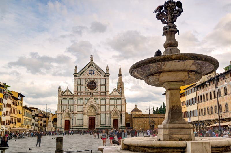 La basilica di Santa Croce a Firenze, Italia fotografie stock La basilica di Santa Croce a Firenze, Italia fotografie stock