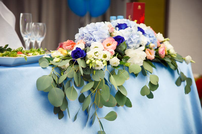 La boda florece el ramo nupcial Decoración floreciente romántica, decorat fotografía de archivo libre de regalías La boda florece el ramo nupcial Decoración floreciente romántica, decorat fotografía de archivo libre de regalías
