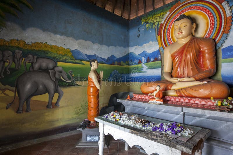 La casa de la imagen en el templo budista de Pidurangala en Sigiriya, Sri Lanka fotografía de archivo libre de regalías La casa de la imagen en el templo budista de Pidurangala en Sigiriya, Sri Lanka fotografía de archivo libre de regalías