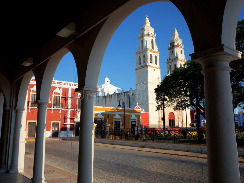 La catedral de nuestra señora del concepto puro en la ciudad emparedada de Campeche foto de archivo libre de regalías