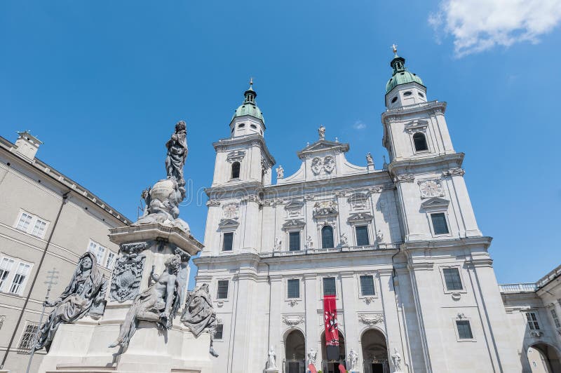 La catedral de Salzburg (Dom de Salzburger) en Salzburg, Austria