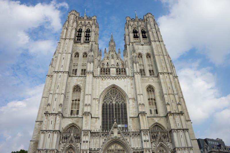 La catedral de San Miguel y de St Gudula en Bruselas, Belgi imagen de archivo La catedral de San Miguel y de St Gudula en Bruselas, Belgi imagen de archivo