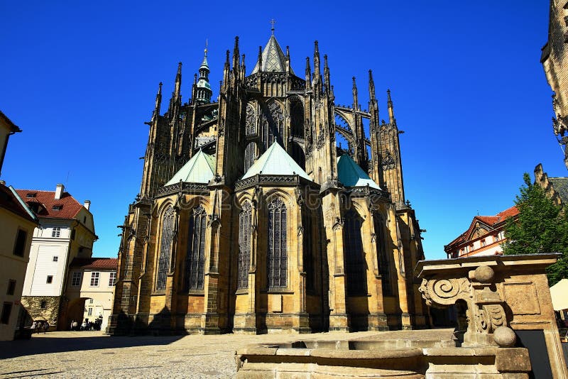 La catedral metropolitana de los santos Vitus, Wenceslaus y Adalbert, Praga, República Checa fotos de archivo La catedral metropolitana de los santos Vitus, Wenceslaus y Adalbert, Praga, República Checa fotos de archivo