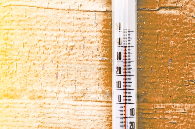 La chaleur, thermomètre montre que la température est concept chaud de temps chaud photos libres de droits La chaleur, thermomètre montre que la température est concept chaud de temps chaud photos libres de droits
