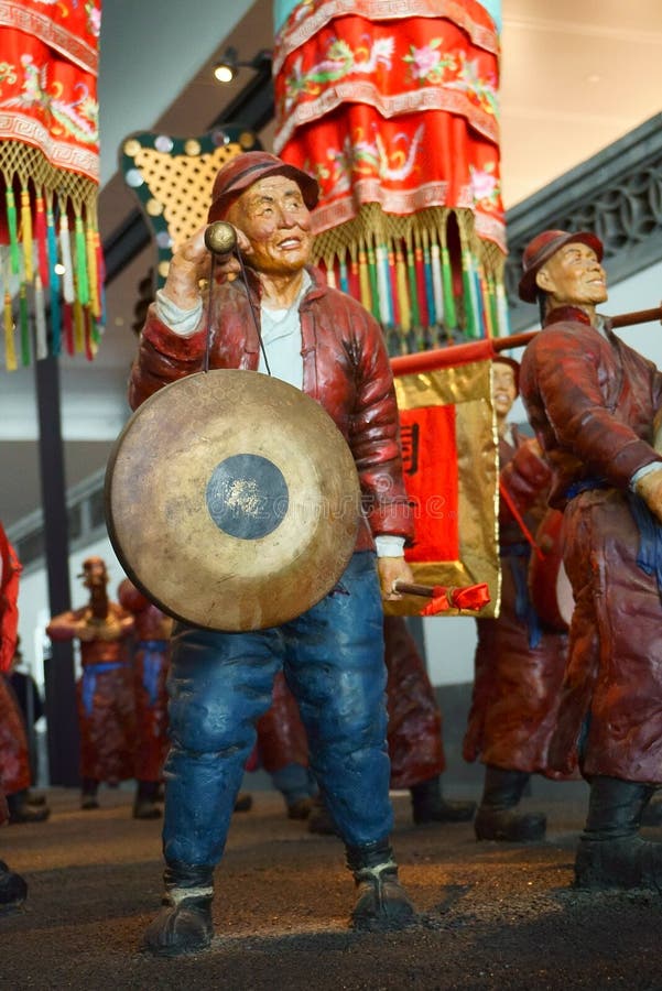 La Chine Asie, Pékin, le musée capital, sculpture, vieux Pékin la chaise de berline, la cérémonie de mariage traditionnelle photos libres de droits La Chine Asie, Pékin, le musée capital, sculpture, vieux Pékin la chaise de berline, la cérémonie de mariage traditionnelle photos libres de droits