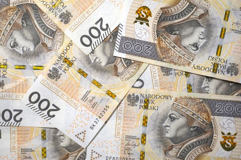 La chiusura di una banconota polacca da 200 zloty rivela dettagli complessi e ricchezze naturali. immagine stock