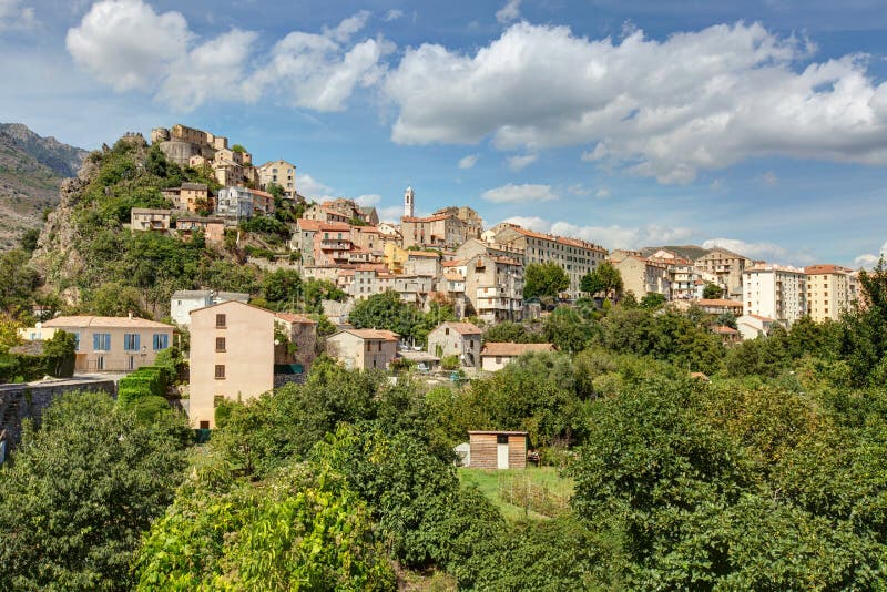 La città di Corte in Corsica - in Francia fotografia stock libera da diritti La città di Corte in Corsica - in Francia fotografia stock libera da diritti