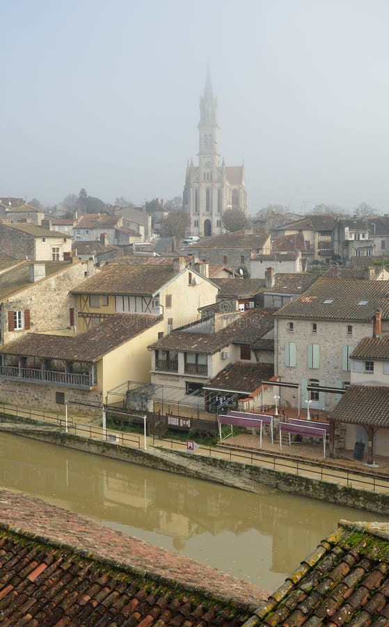 La ciudad francesa antigua Nerac
