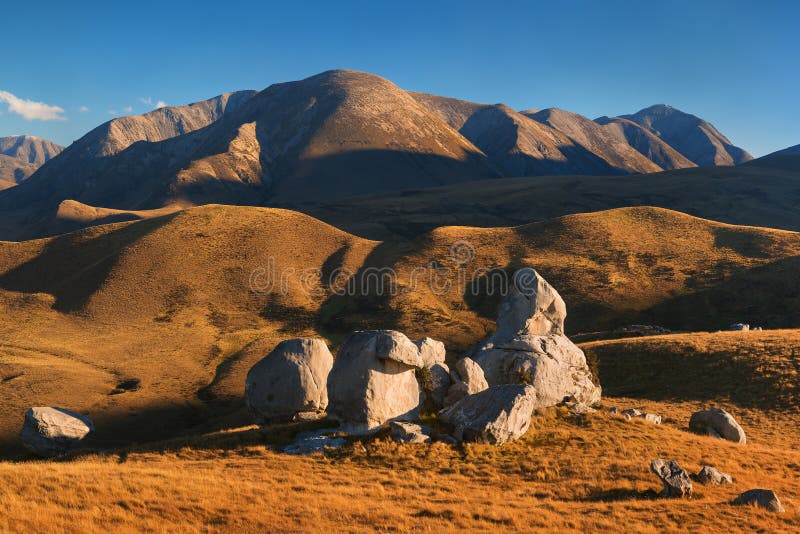 La colline de château est un emplacement et une station élevée de pays en île du sud de la Nouvelle Zélande près de la route nati photo stock La colline de château est un emplacement et une station élevée de pays en île du sud de la Nouvelle Zélande près de la route nati photo stock