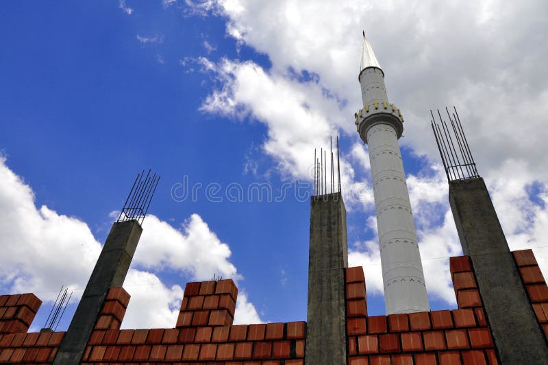 La construction de la nouvelle mosquée photo stock La construction de la nouvelle mosquée photo stock