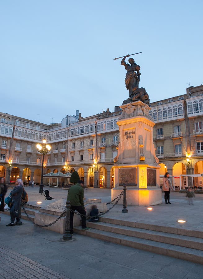 LA CORUNA, SPANJE - MAART 20: Monument aan Maria Pita royalty-vrije stock afbeelding LA CORUNA, SPANJE - MAART 20: Monument aan Maria Pita royalty-vrije stock afbeelding