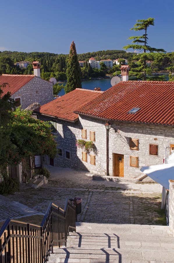 La Croatie - Rovinj - Chambres sur la vieille ville image libre de droits La Croatie - Rovinj - Chambres sur la vieille ville image libre de droits