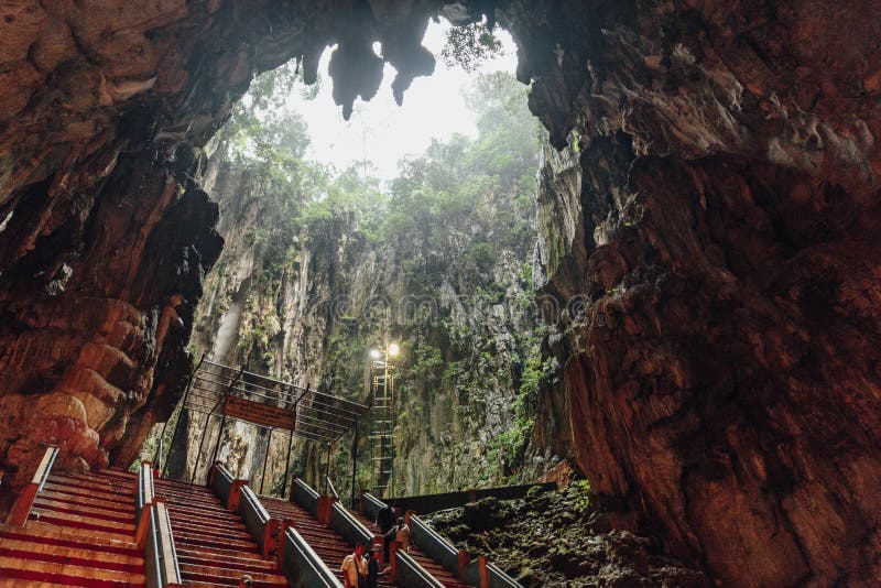 La cueva de la piedra caliza dentro de Batu excava cerca de Kuala Lumpur, Malasia fotografía de archivo La cueva de la piedra caliza dentro de Batu excava cerca de Kuala Lumpur, Malasia fotografía de archivo