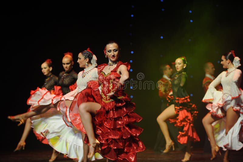 Late on January 9, 2015, brought by Austria World Dance World Dance staged in Jiangxi Province Arts Center theatre, this fusion of the cancan, waltz, tango, flamenco, belly dance dance performances and other countries lead the audience into a dance of the grand view garden. The world dance is the first concentrated display of the art world dance dance group, consisting of more than 50 excellent dancer. Many of the actors are all kinds of international dance competition winners, including had 12 consecutive reelection, national championships, occupation artist champion, symbol of the highest honor the dance art gold prize and the art of Dance Open Championship winner, world cup and European Championship silver medal, the bronze medal winner. The regiment's solo actors enjoy high reputation in Europe and North America and other places, there are 5 artists have won the Austria Presidential Award honors the artist gold medal. The world dance - the world dance style visual feast as a loud storm, has swept Germany, France, Holland, Switzerland, Norway, Israel, Hungary, Russia and other countries, leaving a haunting audio-visual experience. For the first time since the 2006 China tour so far, the world dance after Beijing, Shanghai, Guangzhou and other dozens of cities, hundreds of performances, has been endorsed unanimously by the local audience and the media. Photo taken on January 9, 2015. Late on January 9, 2015, brought by Austria World Dance World Dance staged in Jiangxi Province Arts Center theatre, this fusion of the cancan, waltz, tango, flamenco, belly dance dance performances and other countries lead the audience into a dance of the grand view garden. The world dance is the first concentrated display of the art world dance dance group, consisting of more than 50 excellent dancer. Many of the actors are all kinds of international dance competition winners, including had 12 consecutive reelection, national championships, occupation artist champion, symbol of the highest honor the dance art gold prize and the art of Dance Open Championship winner, world cup and European Championship silver medal, the bronze medal winner. The regiment's solo actors enjoy high reputation in Europe and North America and other places, there are 5 artists have won the Austria Presidential Award honors the artist gold medal. The world dance - the world dance style visual feast as a loud storm, has swept Germany, France, Holland, Switzerland, Norway, Israel, Hungary, Russia and other countries, leaving a haunting audio-visual experience. For the first time since the 2006 China tour so far, the world dance after Beijing, Shanghai, Guangzhou and other dozens of cities, hundreds of performances, has been endorsed unanimously by the local audience and the media. Photo taken on January 9, 2015.