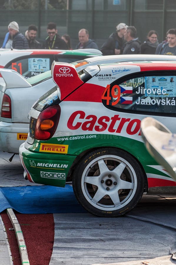 LA 1998 di corsa del da di vettura di della di raduno di vecchio del nel di TOYOTA COROLLA WRC LEGGENDA 2017 immagini stock libere da diritti LA 1998 di corsa del da di vettura di della di raduno di vecchio del nel di TOYOTA COROLLA WRC LEGGENDA 2017 immagini stock libere da diritti