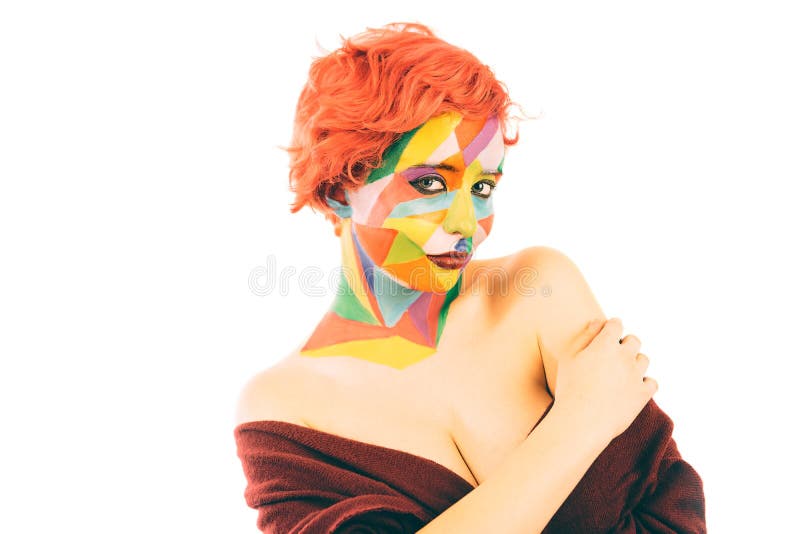 La donna con capelli arancio e l'arte compongono Isolato fotografia stock libera da diritti La donna con capelli arancio e l'arte compongono Isolato fotografia stock libera da diritti