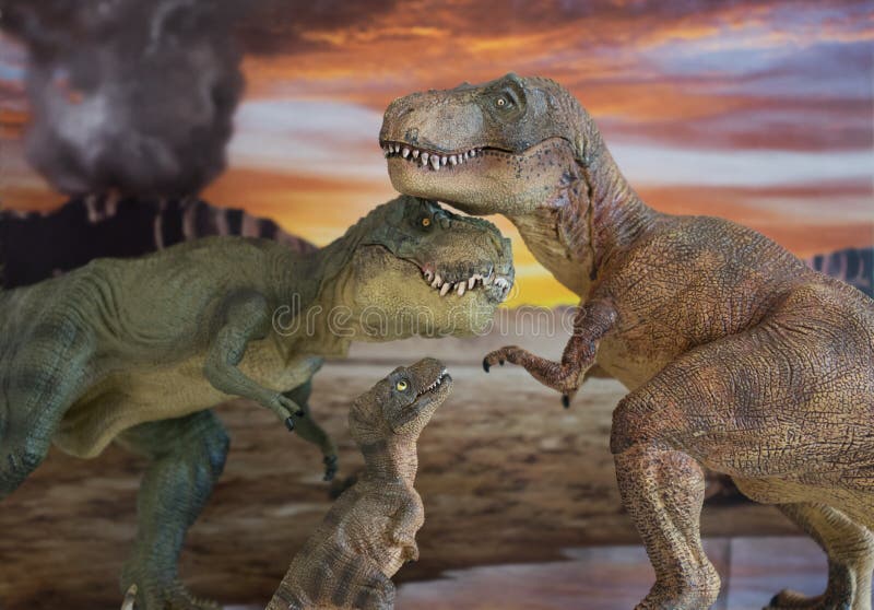 La Familia De Los Dinosaurios Rex De Tyrannosaurus Con Volcán En Erupción  Al Fondo Foto de archivo - Imagen de bebé, retrato: 166693786