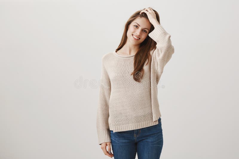 La femme est disposée à commencer à travailler Studio tiré de la femelle européenne attirante exprimant la promptitude et l'attit photographie stock libre de droits La femme est disposée à commencer à travailler Studio tiré de la femelle européenne attirante exprimant la promptitude et l'attit photographie stock libre de droits
