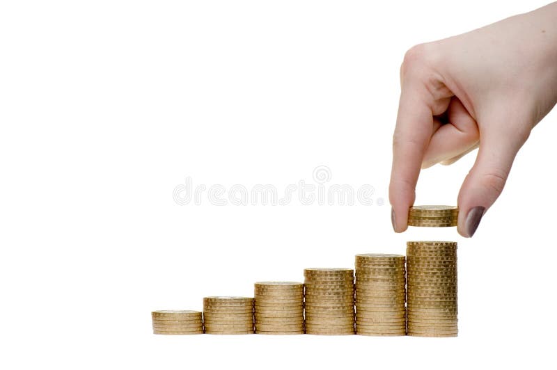 La fille met des pièces de monnaie. image stock La fille met des pièces de monnaie. image stock