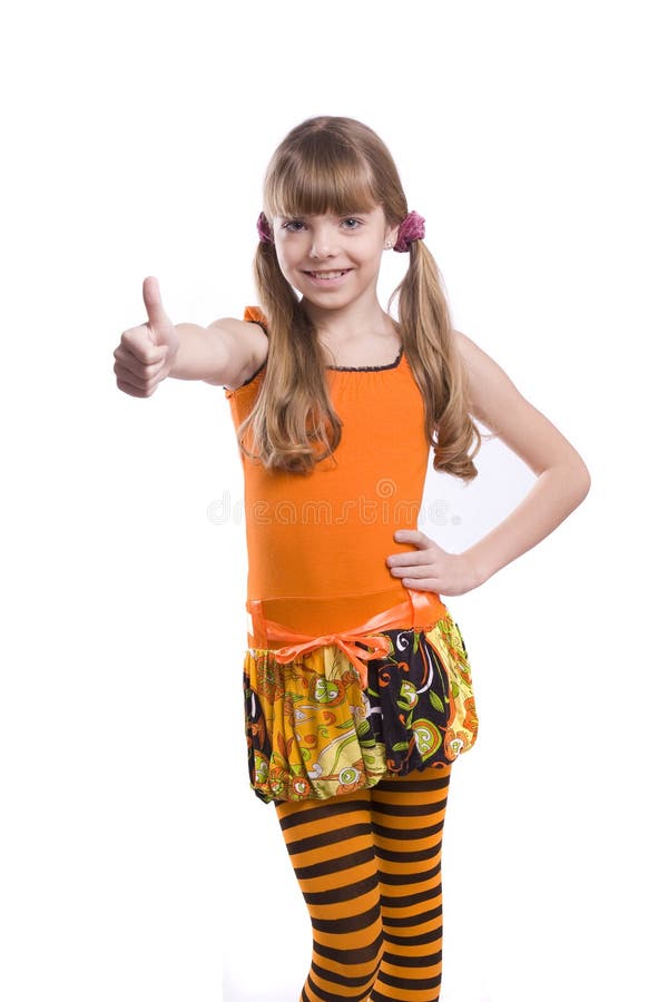 La fille portant la robe orange affiche NORMALEMENT images stock La fille portant la robe orange affiche NORMALEMENT images stock
