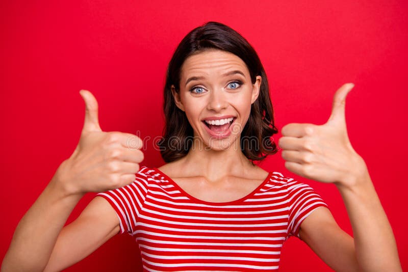 La fin vers le haut de la dame avec du charme gaie positive de photo a assez étonné l'omg incroyable de cri perçant de remise de image stock La fin vers le haut de la dame avec du charme gaie positive de photo a assez étonné l'omg incroyable de cri perçant de remise de image stock