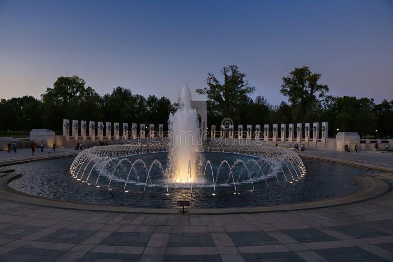 La fontana commemorativa della seconda guerra mondiale nazionale fotografie stock La fontana commemorativa della seconda guerra mondiale nazionale fotografie stock