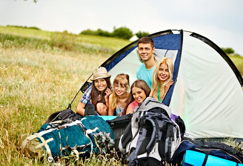 La gente del gruppo sul viaggio. fotografia stock libera da diritti La gente del gruppo sul viaggio. fotografia stock libera da diritti