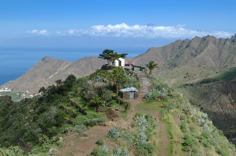 La Gomera - Ermita de San Juan ovanför Hermigua royaltyfria bilder La Gomera - Ermita de San Juan ovanför Hermigua royaltyfria bilder