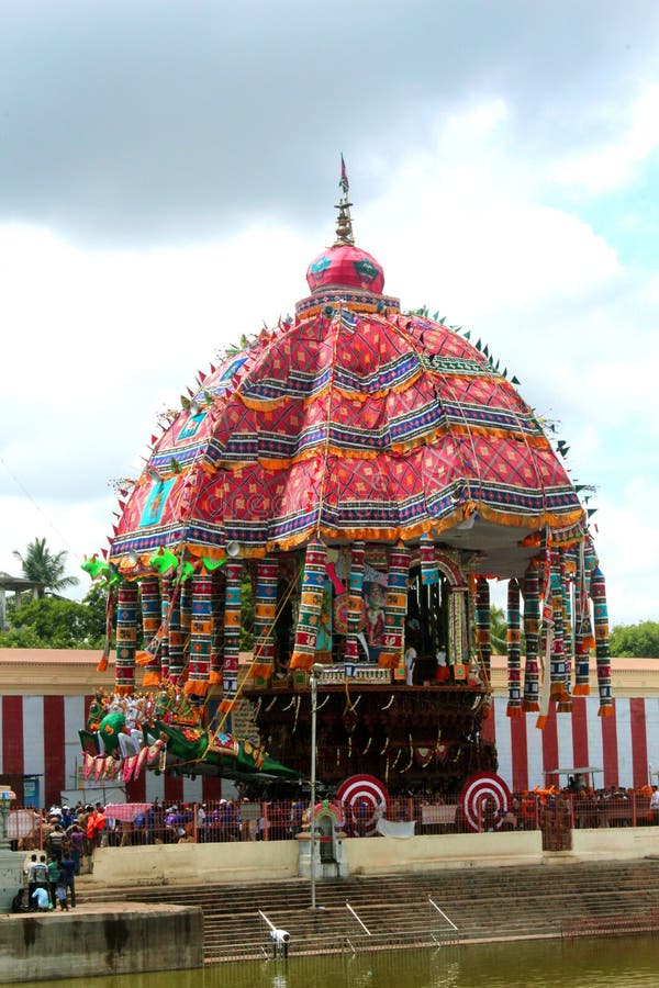 La Grande Voiture De Temple Devant Le Temple Thyagarajar De Sri De Thiruvarur Image éditorial - Image du fleuri, découpé: 119572395