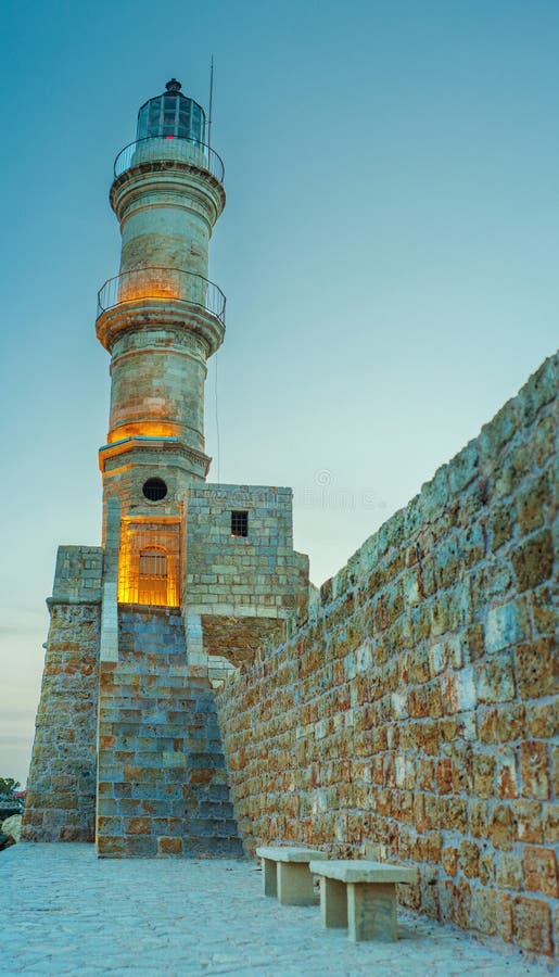 La Grecia, Creta, luce di tramonto del paesaggio della casa leggera di Chania fotografia stock La Grecia, Creta, luce di tramonto del paesaggio della casa leggera di Chania fotografia stock
