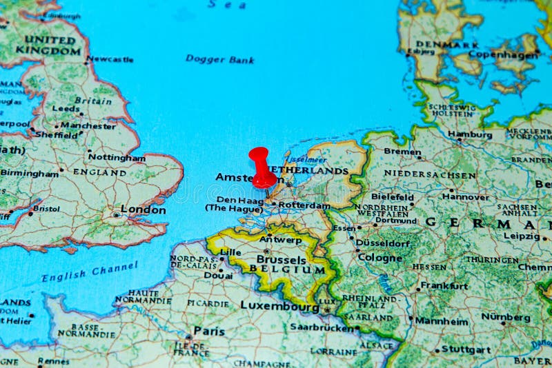 La Haya, Países Bajos Fijó En Un Mapa De Europa Foto de archivo
