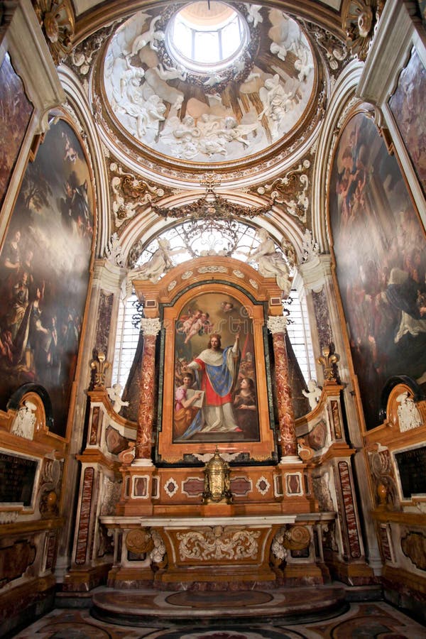 La iglesia de St. Louis del francés en Roma foto de archivo libre de regalías La iglesia de St. Louis del francés en Roma foto de archivo libre de regalías