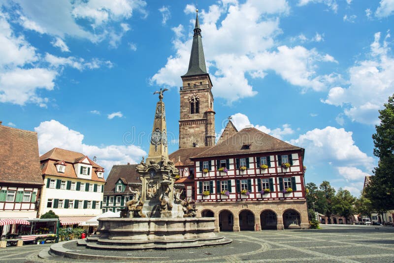 La iglesia del santo Juan y San Martín, Schwabach, alemán imagen de archivo La iglesia del santo Juan y San Martín, Schwabach, alemán imagen de archivo