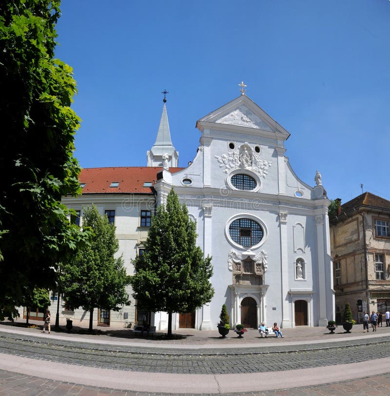 La iglesia franciscana - Kosice fotografía de archivo La iglesia franciscana - Kosice fotografía de archivo