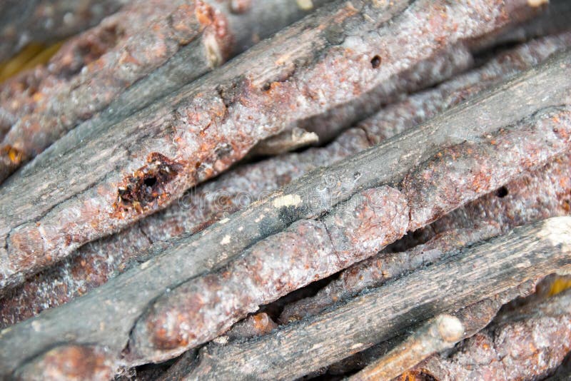 La laca es la secreción resinosa del escarlata de varia especie de insectos de laca