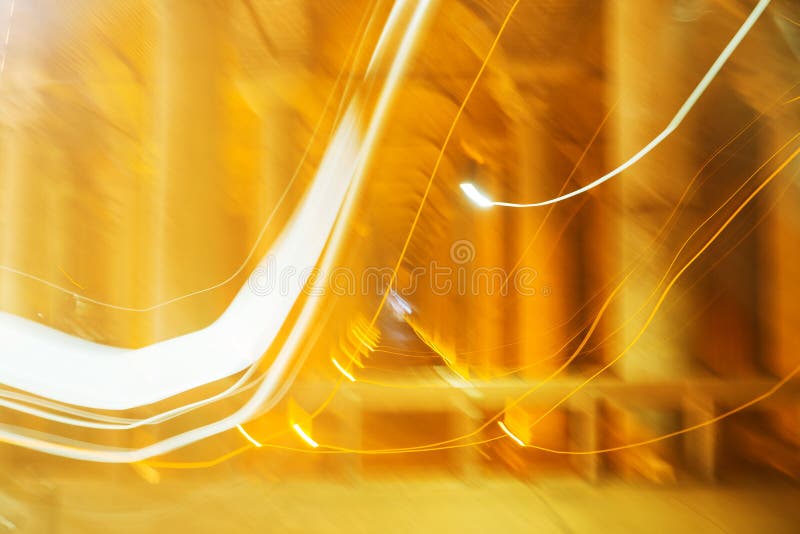 La luce delle lanterne è fuori messa a fuoco e offuscata a lunga esposizione Sfondo astratto immagini stock libere da diritti La luce delle lanterne è fuori messa a fuoco e offuscata a lunga esposizione Sfondo astratto immagini stock libere da diritti