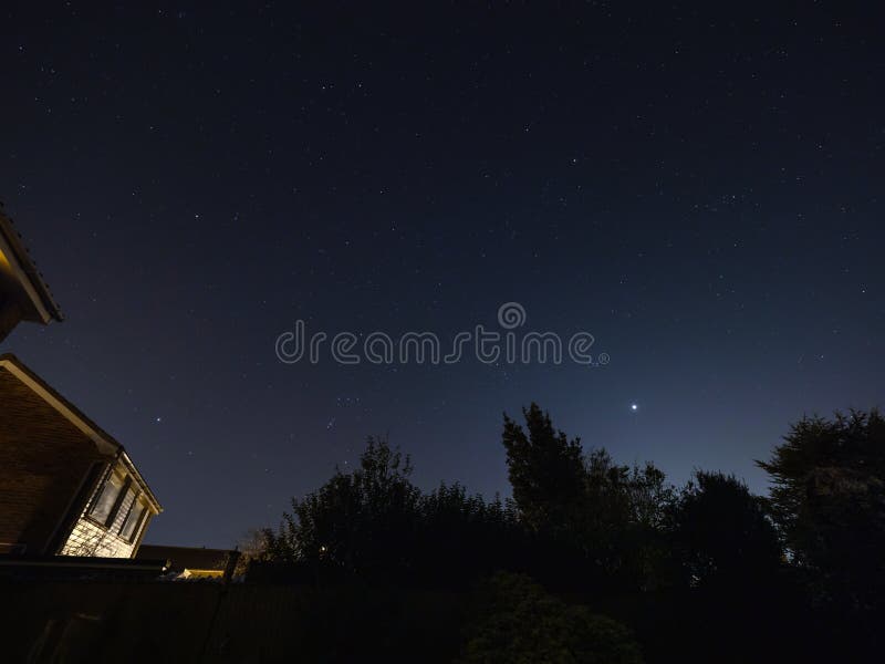 altura azúcar A tiempo La Luna Orion Sirius Y Venus En El Cielo Nocturno Foto de archivo - Imagen  de exterior, venus: 215059864