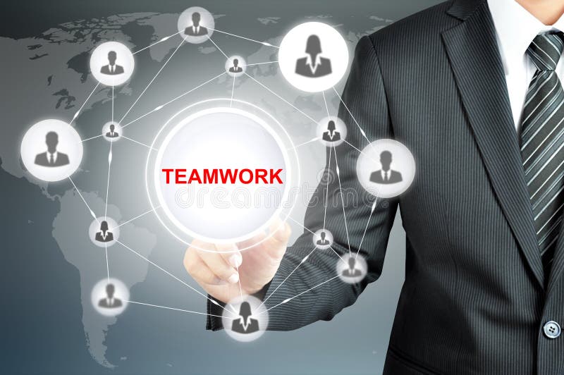 La main d'homme d'affaires se dirigeant sur le TRAVAIL D'ÉQUIPE se connectent l'écran virtuel photos libres de droits La main d'homme d'affaires se dirigeant sur le TRAVAIL D'ÉQUIPE se connectent l'écran virtuel photos libres de droits