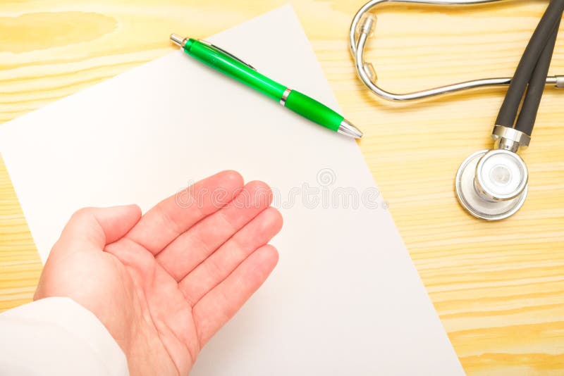La mano del doctor imágenes de archivo libres de regalías La mano del doctor imágenes de archivo libres de regalías
