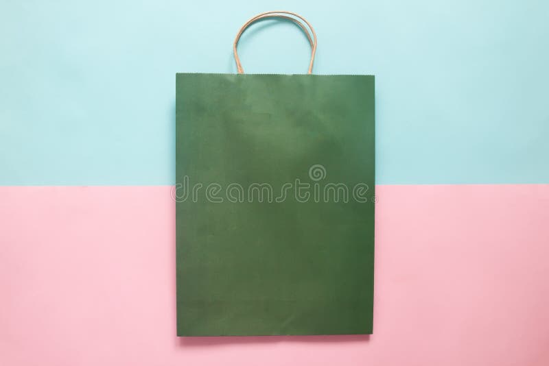 La maquette de sac à provisions de couleur verte pour stigmatiser et d'entreprise iden photo stock La maquette de sac à provisions de couleur verte pour stigmatiser et d'entreprise iden photo stock
